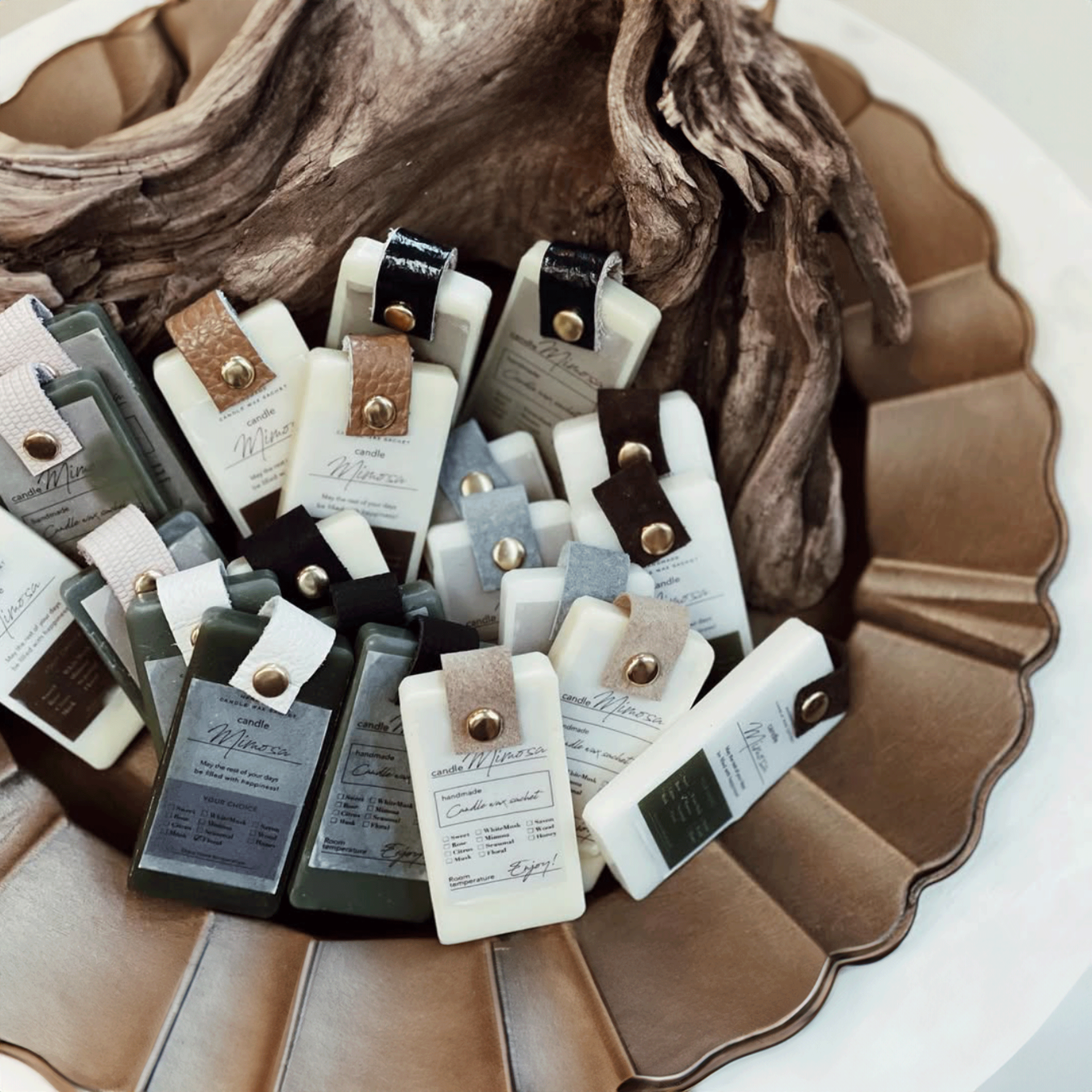 The Color Aroma Wax】外出先でもリフレッシュできる、香りの